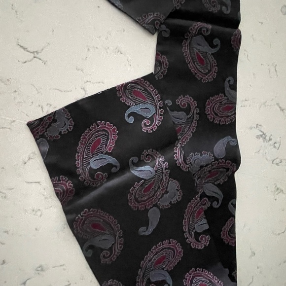 Paisley Patterned Scarf - Picture 2 of 4